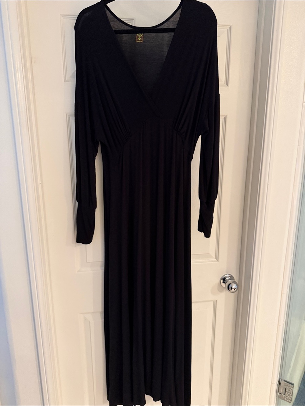 24/7 Comfort Apparel Black Long-Sleeve V-Neck Maxi Dress